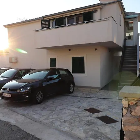 Brand New Seaside Noa & Jakov, Sibenik Apartament