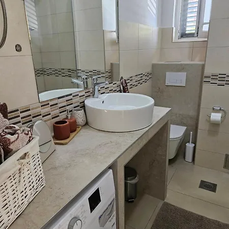 Charming Seaside Noa & Jakov, Sibenik Apartment Zaboric