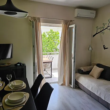 Apartment Charming Seaside Noa & Jakov, Sibenik