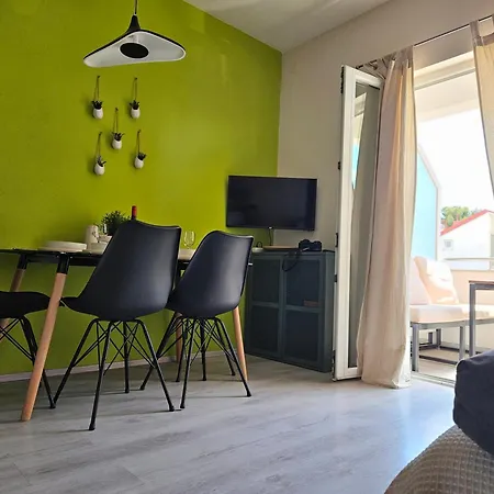 Charming Seaside Noa & Jakov, Sibenik Apartment *