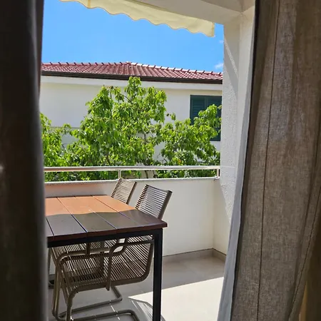 Charming Seaside Noa & Jakov, Sibenik Apartment Zaboric