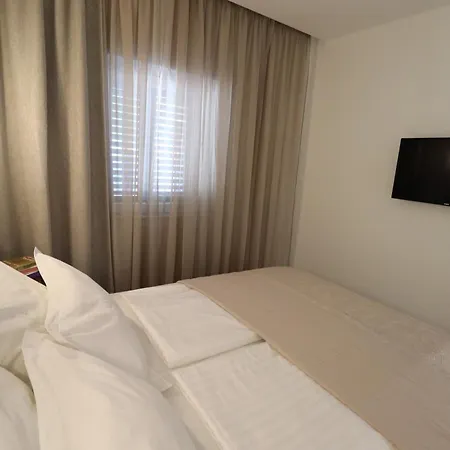 Apartment Charming Seaside Noa & Jakov, Sibenik Zaboric