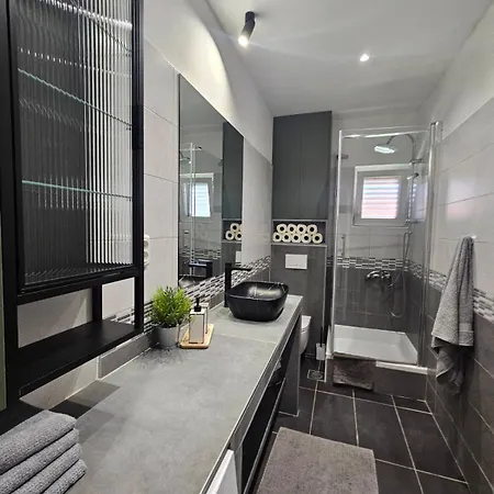 Charming Seaside Noa & Jakov, Sibenik