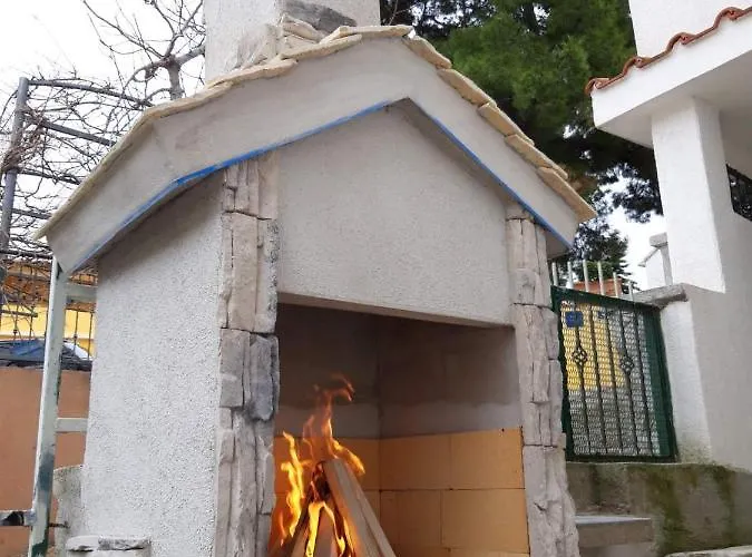 Charming Seaside Noa & Jakov, Sibenik Apartment