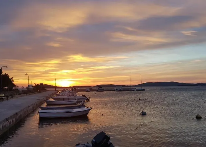 Charming Seaside Noa & Jakov, Sibenik Appartement Zaboric