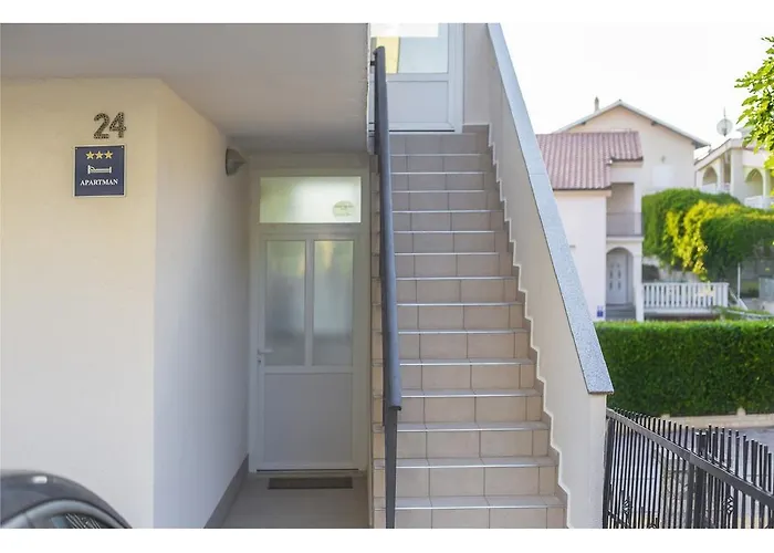 Charming Seaside Noa & Jakov, Sibenik Appartement Zaboric