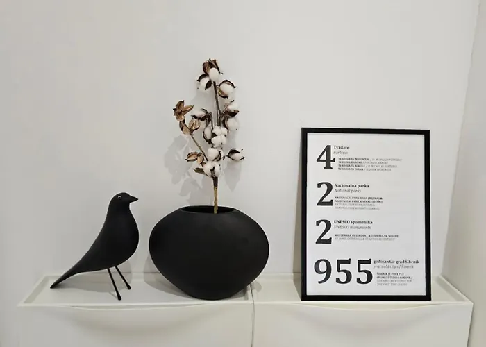 Apartment Charming Seaside Noa & Jakov, Sibenik *