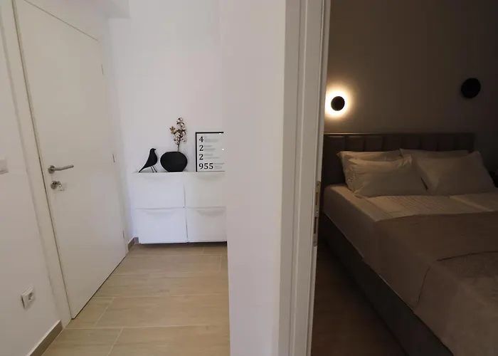 Charming Seaside Noa & Jakov, Sibenik Apartment