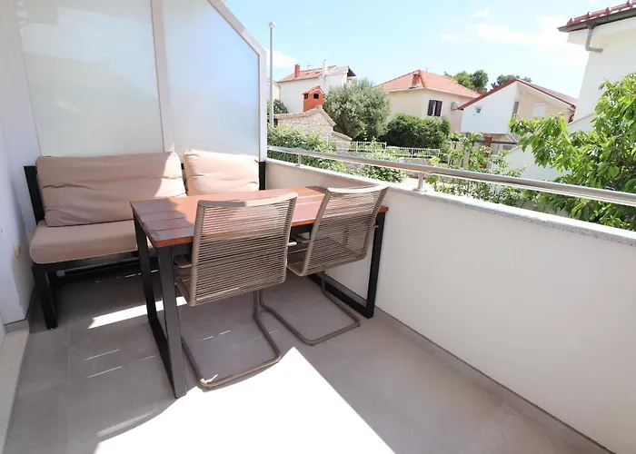 Charming Seaside Noa & Jakov, Sibenik Apartment *