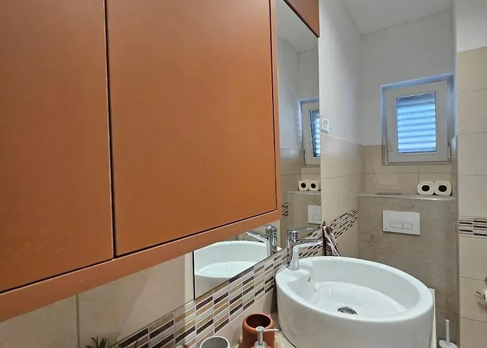 Charming Seaside Noa & Jakov, Sibenik Apartment Zaboric